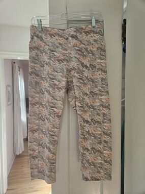 Calvin Klein Performance Peach and Gray Patterned Capris